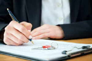 What Renters Should Know About HOA Rules Before Signing a Lease